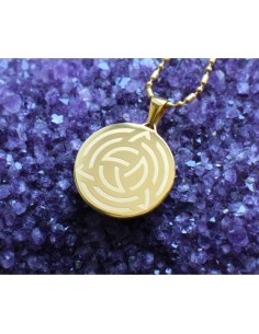 Triskelion plaqué or 7...