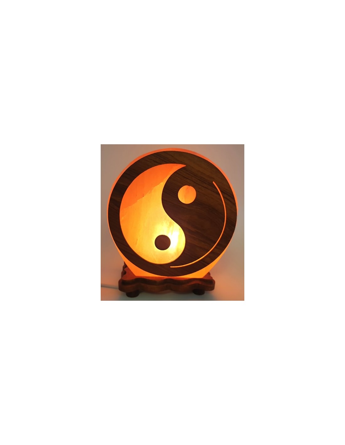 Une lampe de sel de l'Himalaya au motif YING YANG ARBRE DE VIE pour décorer  vos intérieurs et profiter des bienfaits des lampes de sel (purifier l'air  avec le sel, bien-être…).